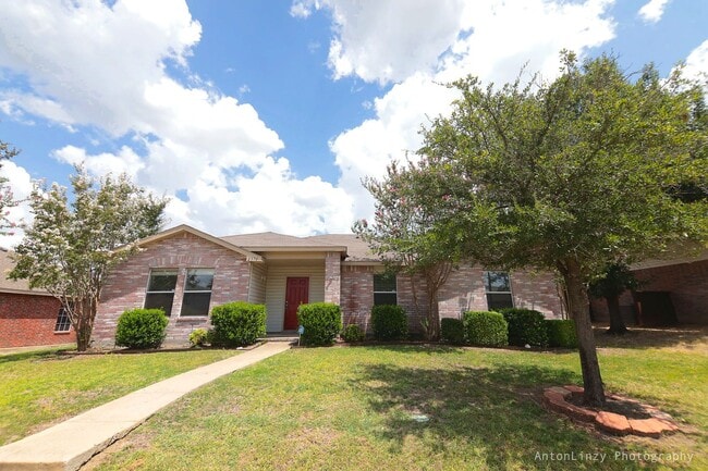 Building Photo - 2374 Somerset Dr