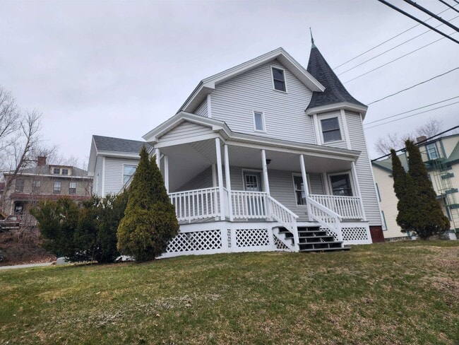 Building Photo - 73 Pleasant St Unit 1