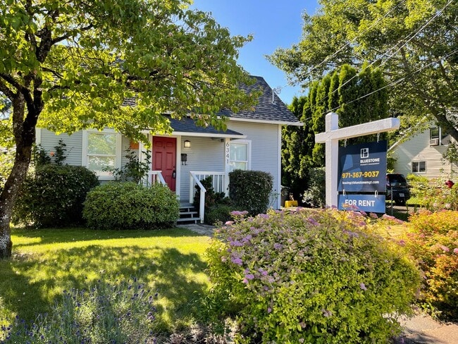 Photo - Adorable bungalow with large private yard