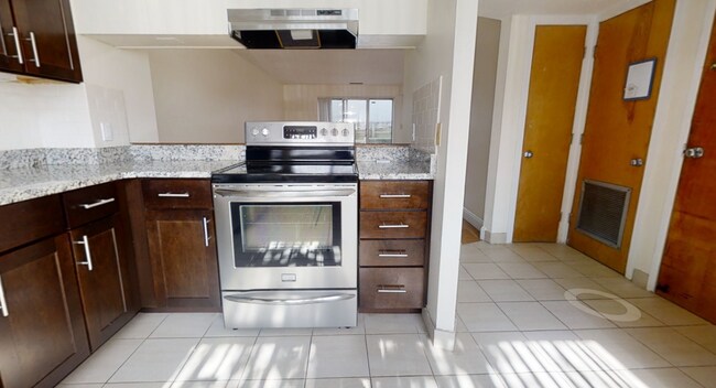 Photo - 144 North Beacon St Unidad #2