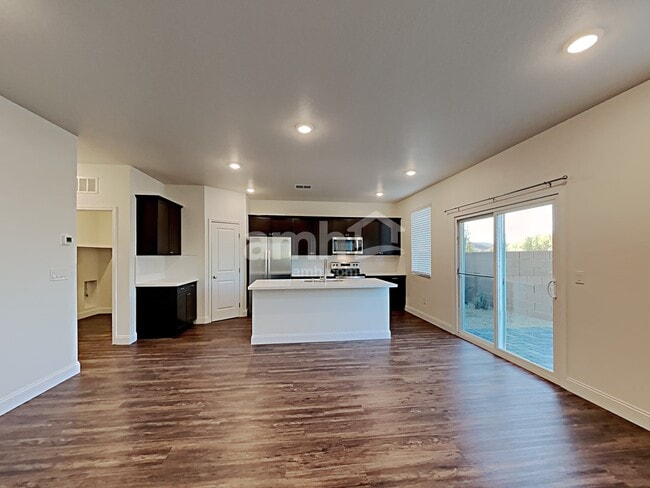 Photo - 6031 Schmidt St