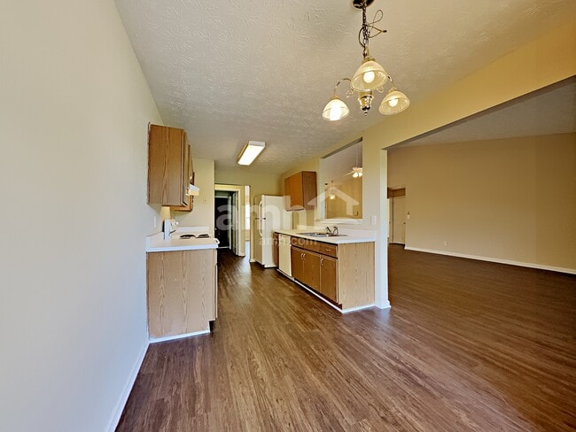 Photo - 186 Dean Way