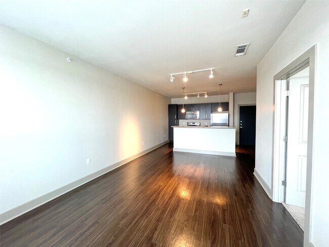 Photo - 1340 W Gray St