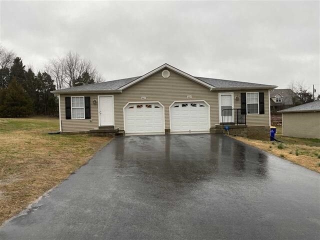 Photo - 864 Lynnwood Way House