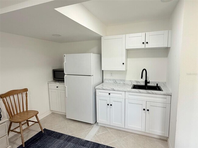 Photo - 707 40th St W Unidad A