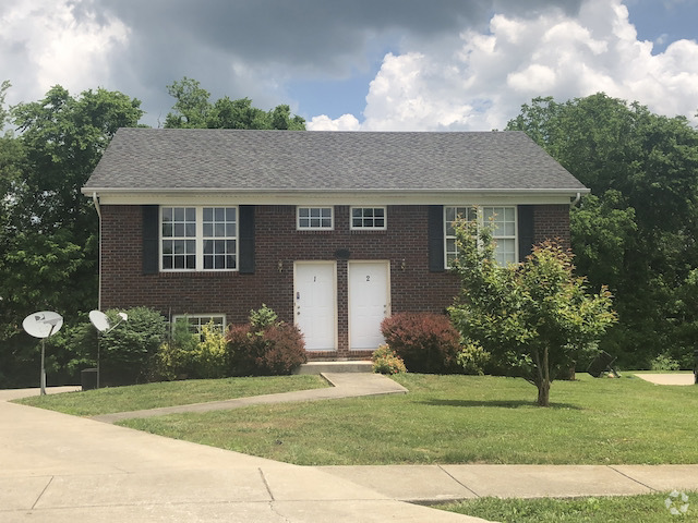 Brick duplex with private parking off street - 705 Candlewood Dr Rental