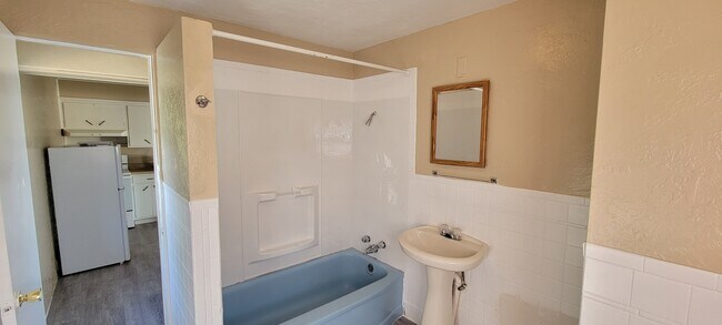 Bathroom - 808 W Cypress Ave