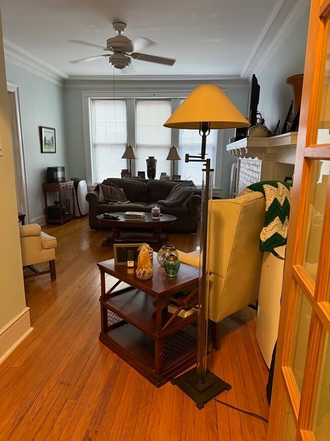 Photo - 1130 W Pratt Blvd Unit 1N