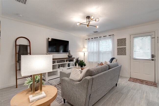 Photo - 35 N Walden Elms Cir