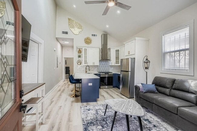 Photo - 18 Booker St NW