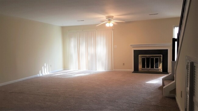 1402 Sherbrooke Cir