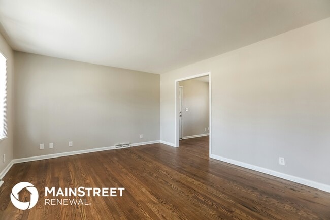 Photo - 13000 E 54 St