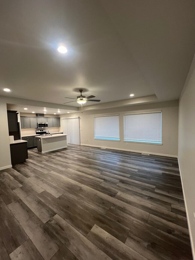 Building Photo - 772 River Bnd Ln