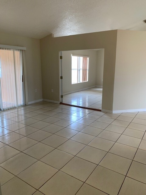 Photo - 843 Franconville Ct