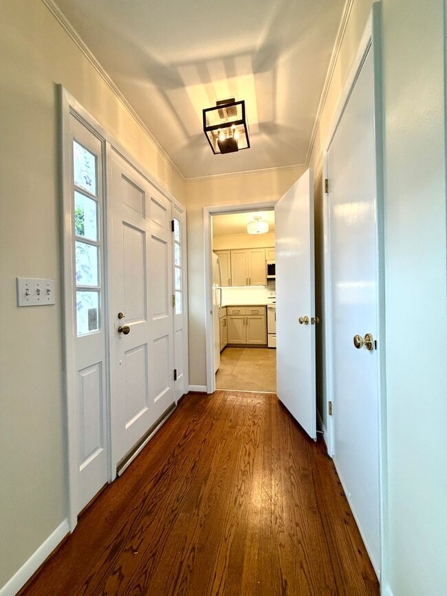 Photo - Stunning Two-bedroom In SW Portland~ Great Natural Light~ Two Wood Burning Fireplaces~ Garage wit... Unidad 5272