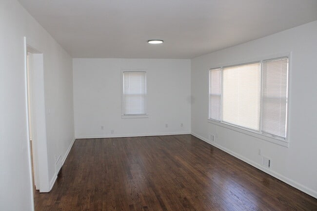 Photo - Cozy 2-bedroom, 1-bath home with vanity located in Independence, MO