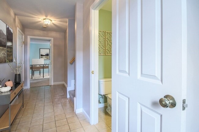 Photo - 77 Buttercup Ln