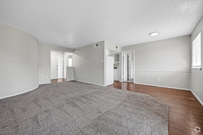 2 bed, 2 bath, 1010 sq ft