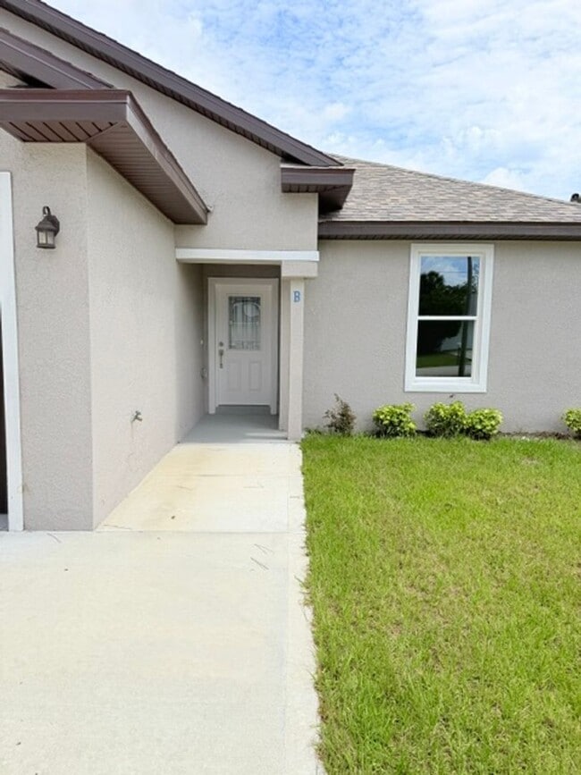 Photo - Brand new duplex with screen porch ! Unit B