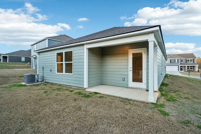 Photo - 595 Sterling Pl