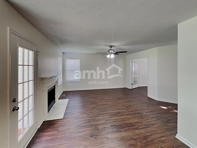 Photo - 808 Pebble Creek Ct