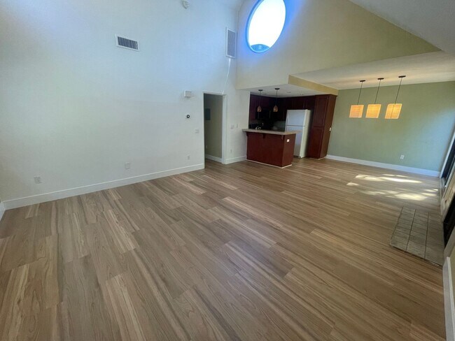 Photo - 325 N Melrose Dr Unit 325 N. Melrose Dr.  H