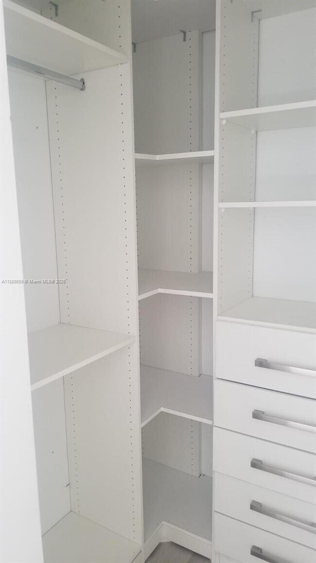 Photo - 45 SW 9th St Unidad 3607