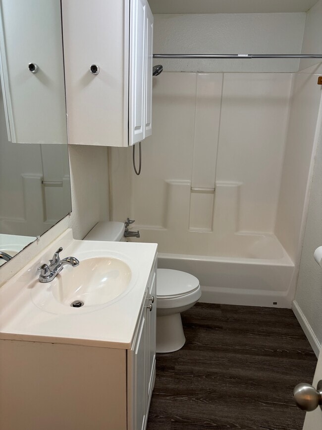 Photo - 7949 Louise Ln