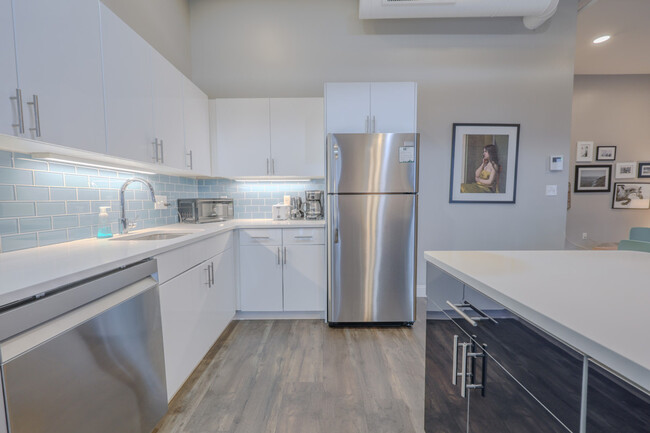 Photo - 6 Hamilton Pl Apartment Unit ID1076665P