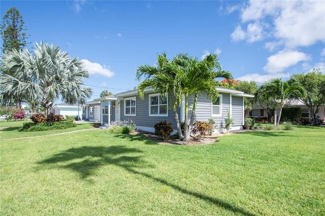 Photo - 3200 DE BAZAN Ave