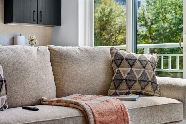 Photo - 617 N 12th St Unit ID1312525P