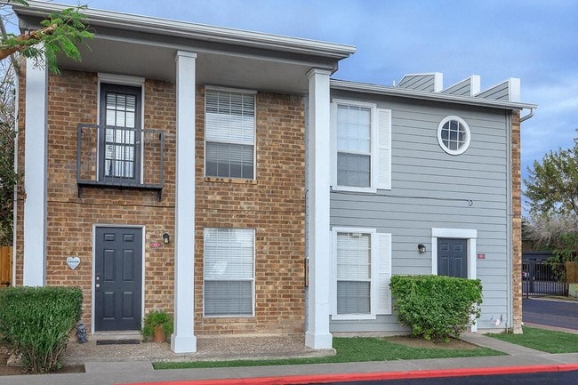 Photo - Heritage Square