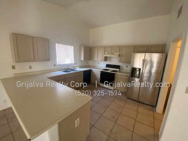 Photo - 3 Bed, 2 Bath House for Rent in Rita Ranch...