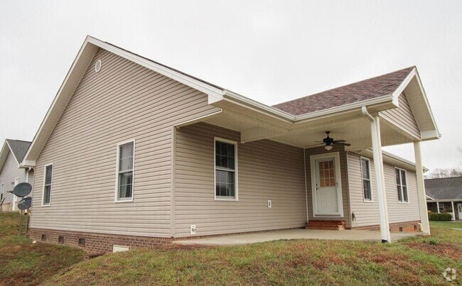 Building Photo - 241 Sweetgrass Ln Rental