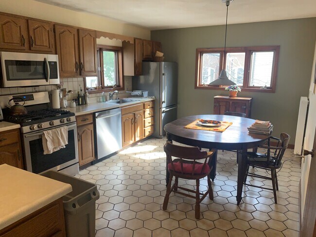 8 Franklin St Unit 2