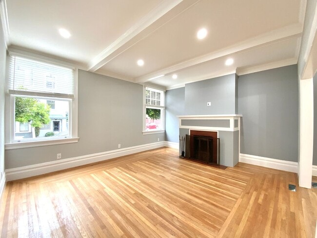 Building Photo - FULLY REMODELED 2BR/1BA. Dishwasher! Laund... Unit 2299 #1