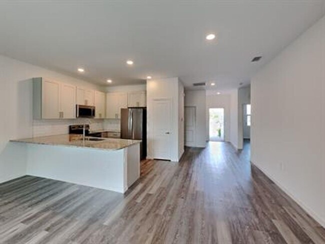 Photo - 3106 SE Santa Barbara Pl