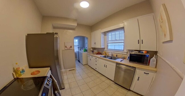 Building Photo - 1120 Thurston St Unit #1