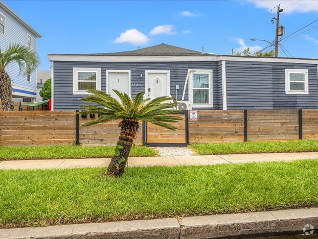 Building Photo - 1321 35th St Rental