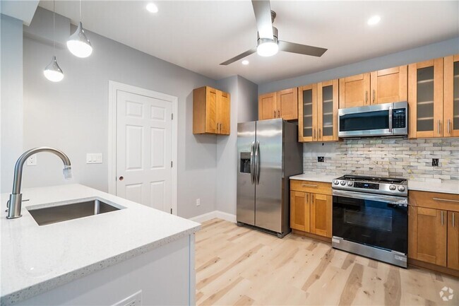 Building Photo - 382 Midland Ave Unit 1 Rental