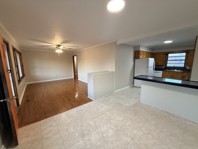 Photo - 426 Evergreen St