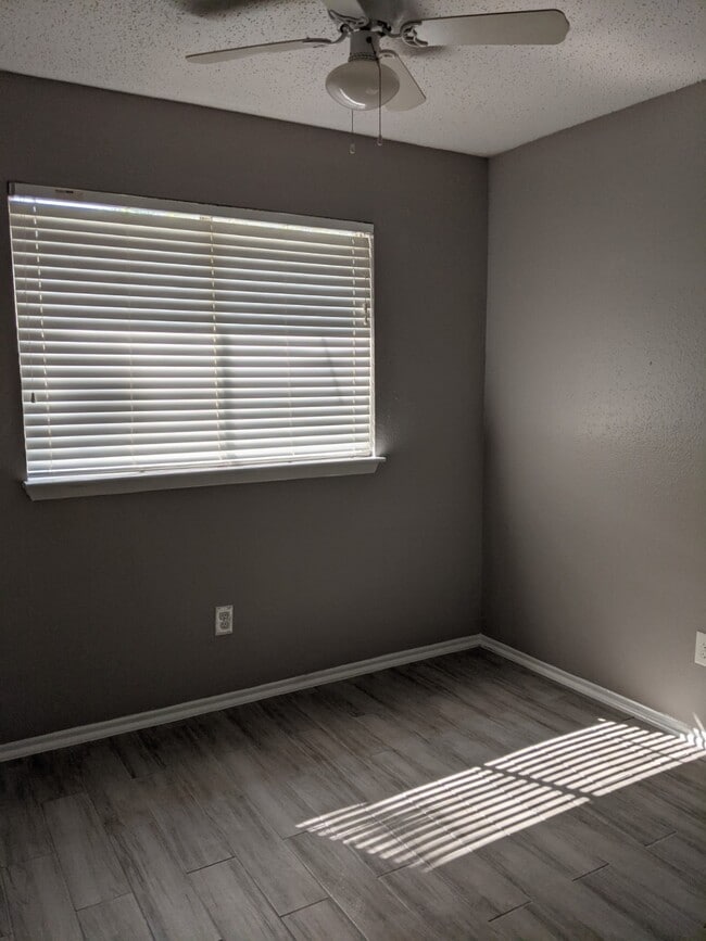 Photo - 2223 Crosscoach Ln