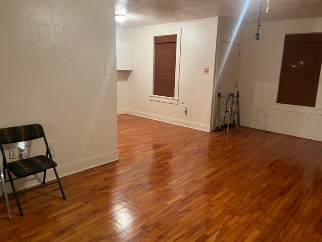 Photo - 4832 Convention St