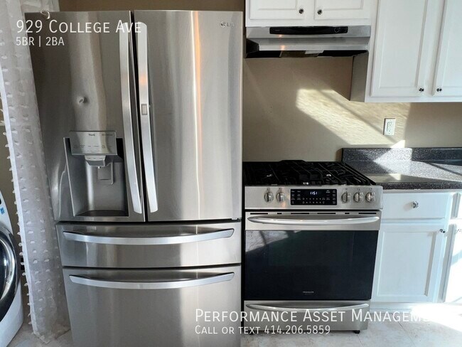 Photo - 5 BR/2 BA Home Near Lake Michigan