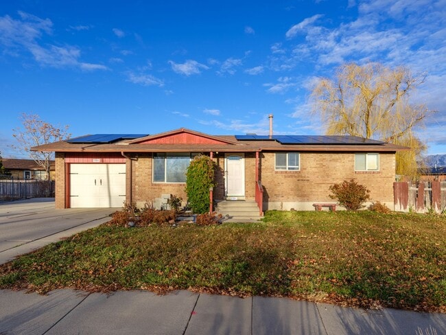 Building Photo - Beautiful home for rent!