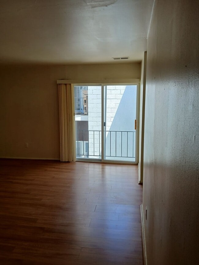 Photo - 910 St Paul St Apartment Unit F