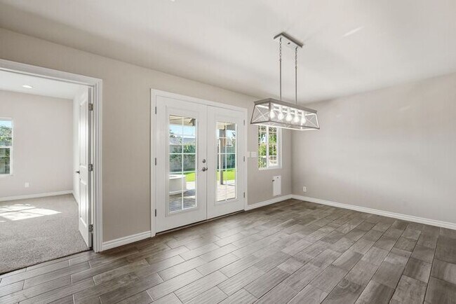 Photo - Modern 4 Bedroom, 3 Bathroom Home