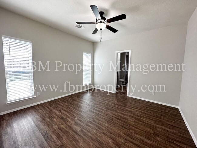Photo - 818 Rose St