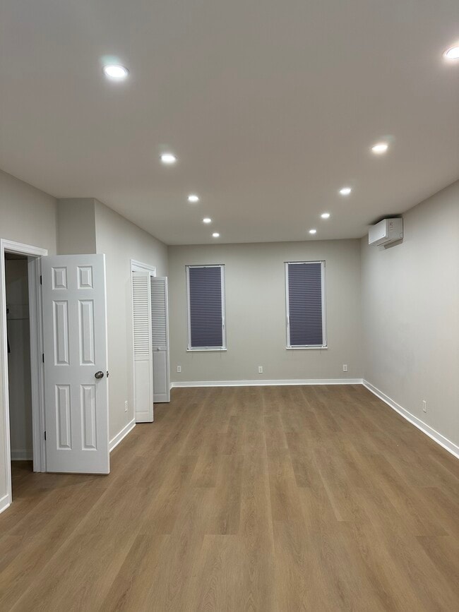 Photo - 7114 68th Pl Unit Upper