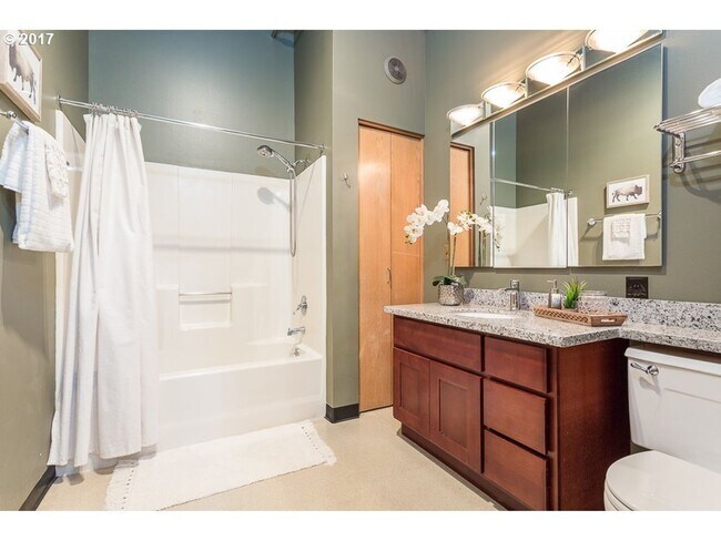 Photo - Historic Irving Street Lofts In The Pearl District - Top Floor Unit w/Parking/Rooftop Deck Unit ISL604